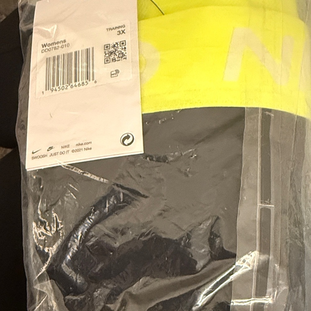 NWT Nike Pro 365 Black Leggings with Neon Greenyellow Waistband - Picture 6 of 6